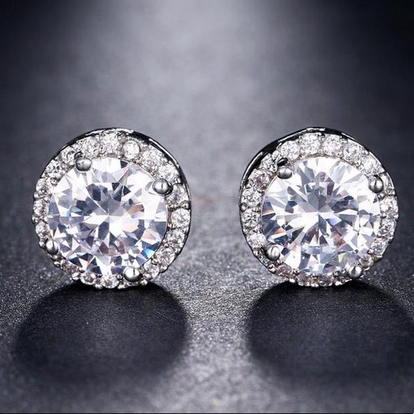 18K white gold halo studs earrings - Picture 3 of 4